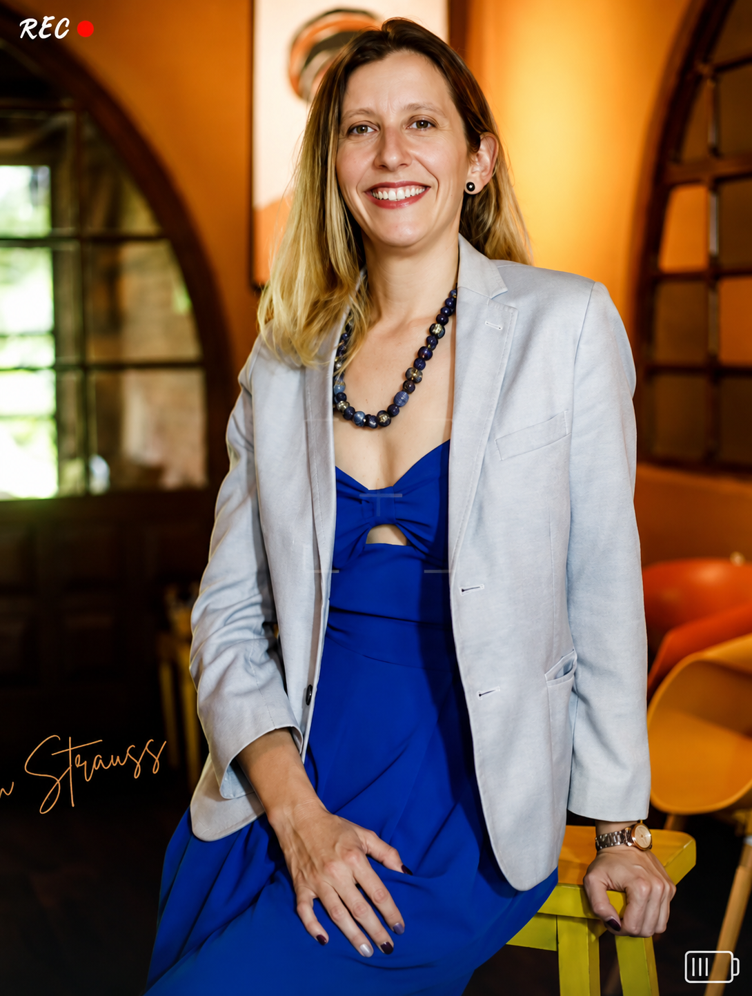 Pamela Strauss trabajando